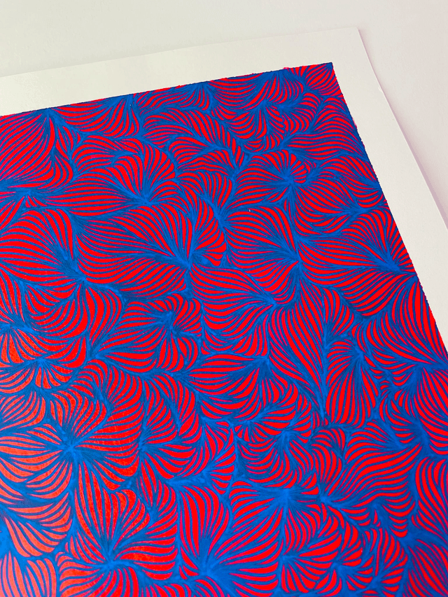 Motif bleu et rouge