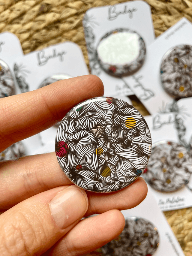 Badge lignes noires